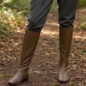 Vince Nella  Leather Riding Boots 9.5 Flat Heel Women's Taupe Minimalist Luxury